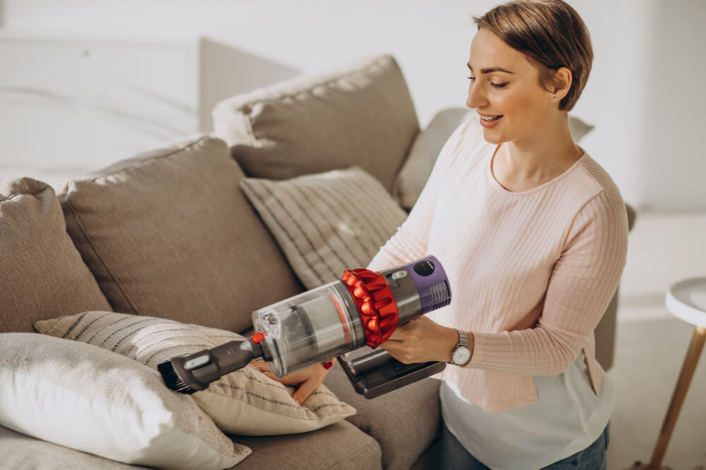 Easy to use handheld vacuum cleaners